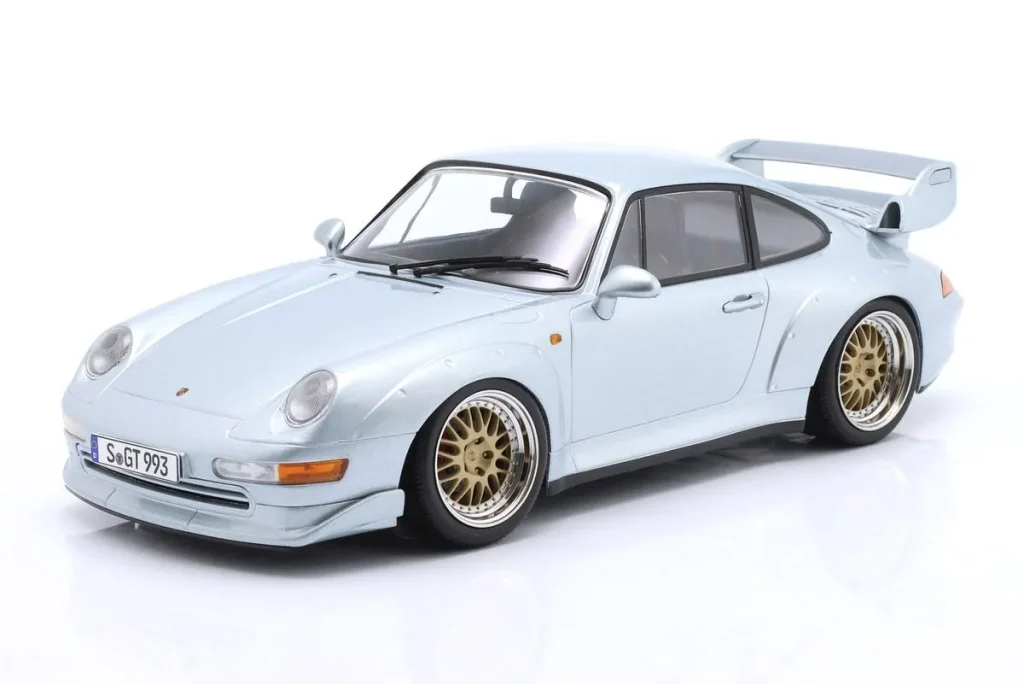 โมเดลรถ 1:18 Porsche 911 (993) GT2 ปี 1996 สีเงินโพลาร์ KK-Scale