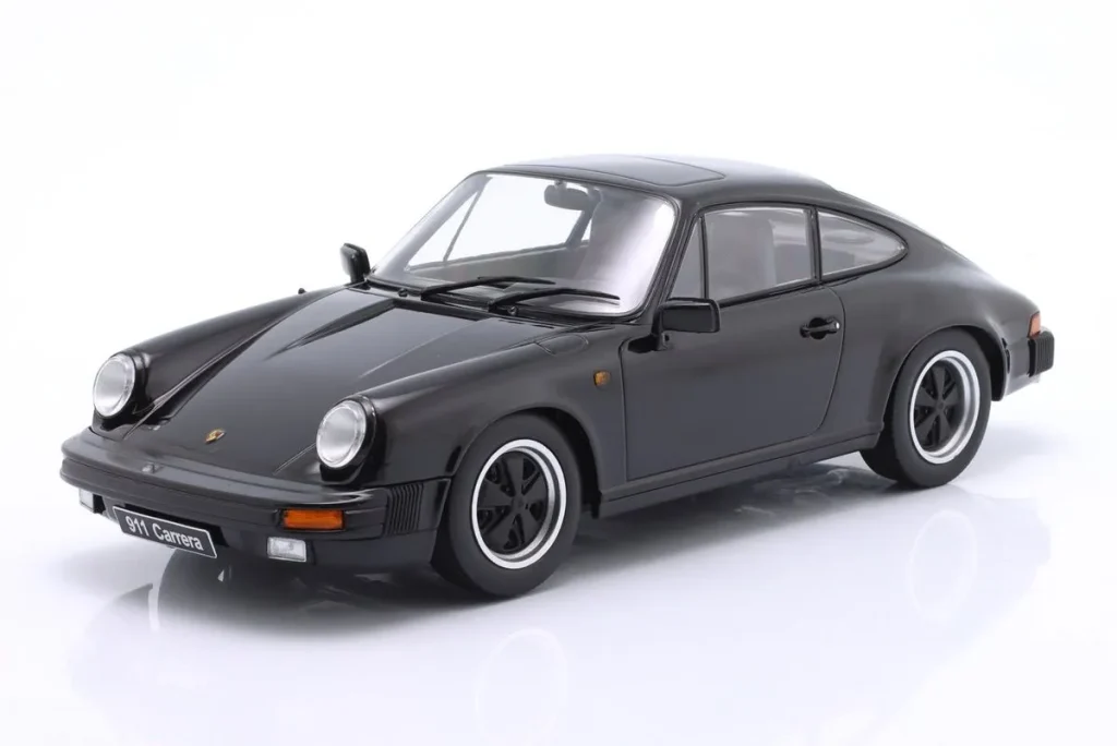 โมเดลรถ 1:18 Porsche 911 Carrera Coupe ปี 1983 สีดำ KK-Scale