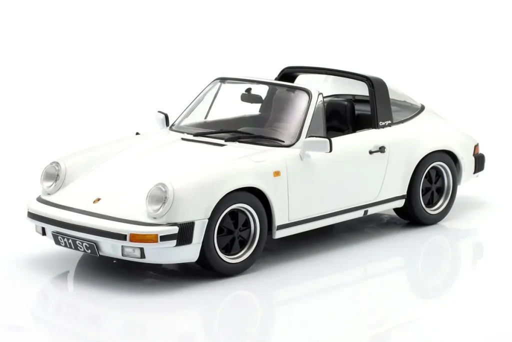 โมเดลรถ 1:18 Porsche 911 SC Targa ปี 1983 สีขาว KK-Scale