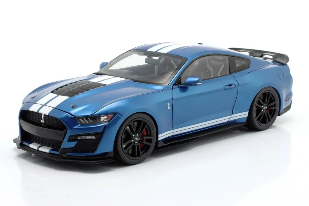 Model 1:18 Ford Mustang Shelby GT500 year 2022 metallic blue / white Streifen Ixo