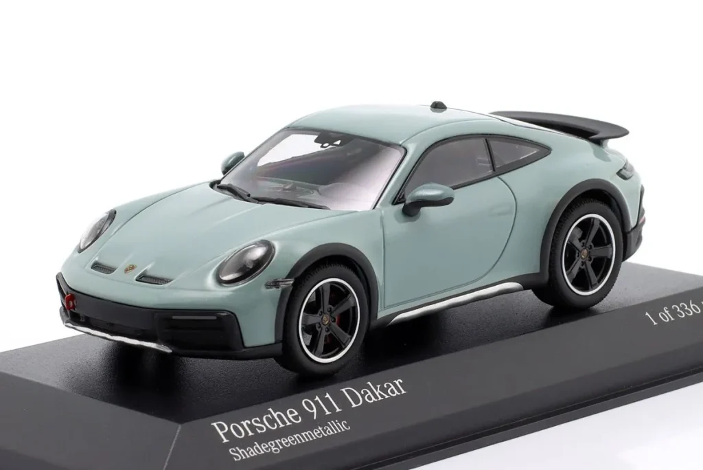 โมเดลรถ 1:43 Porsche 911 Dakar ปี 2022 สีเขียวเมทัลลิก Minichamps