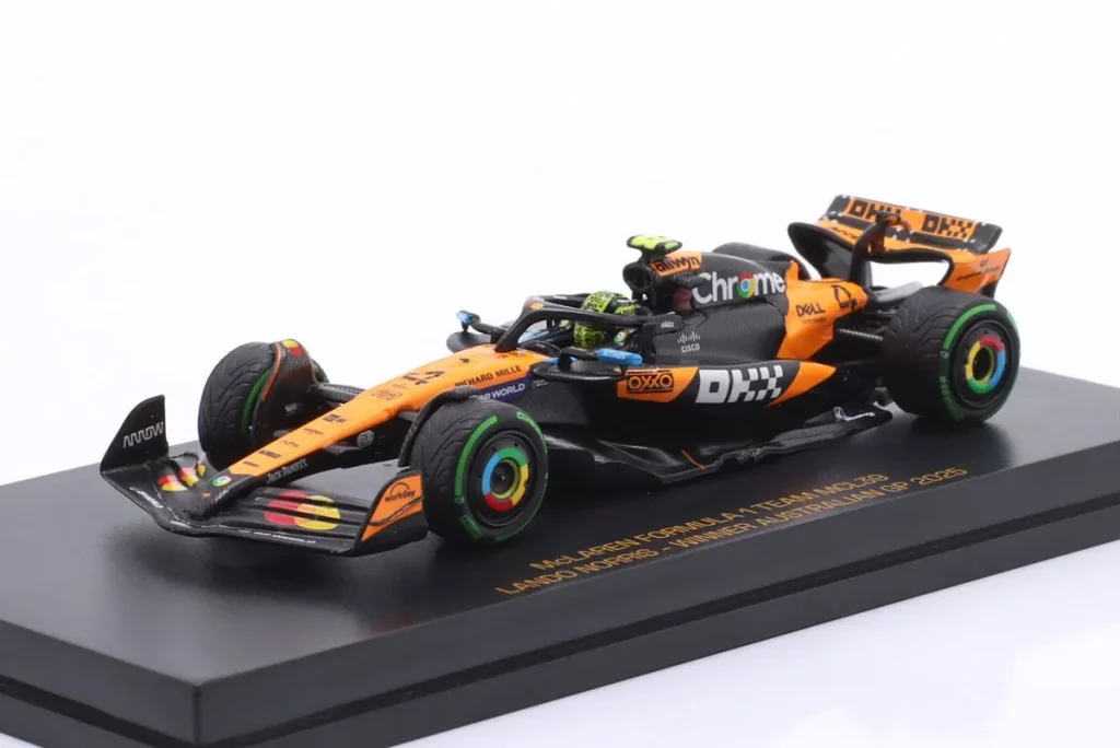 โมเดลรถ 1:64 McLaren MCL39 #4 Lando Norris โพลโพซิชัน & ผู้ชนะ Australien GP (Melbourne) / ฟอร์มูล่าวัน แชมป์โลก ปี 2025 Minichamps