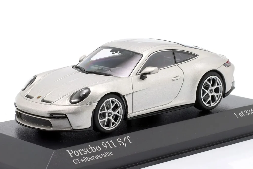 โมเดลรถ 1:43 Porsche 911 (992) S/T ปี 2024 Minichamps