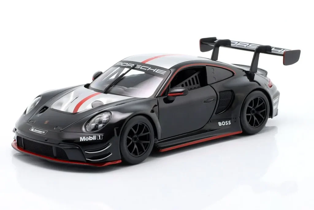 โมเดลรถ 1:24 Porsche 911 GT3 R สีดำ / เงิน Bburago