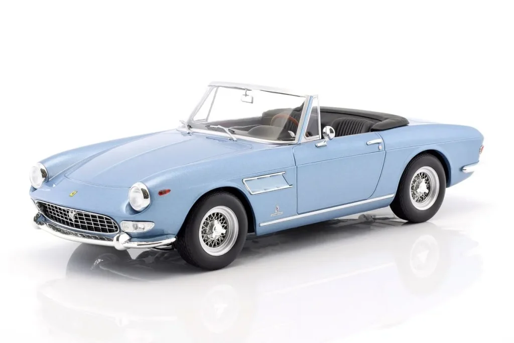 โมเดลรถ 1:18 Ferrari 275 GTS Pininfarina Spyder พร้อม Speichenfelgen ปี 1964 สีฟ้าอ่อนเมทัลลิก KK-Scale