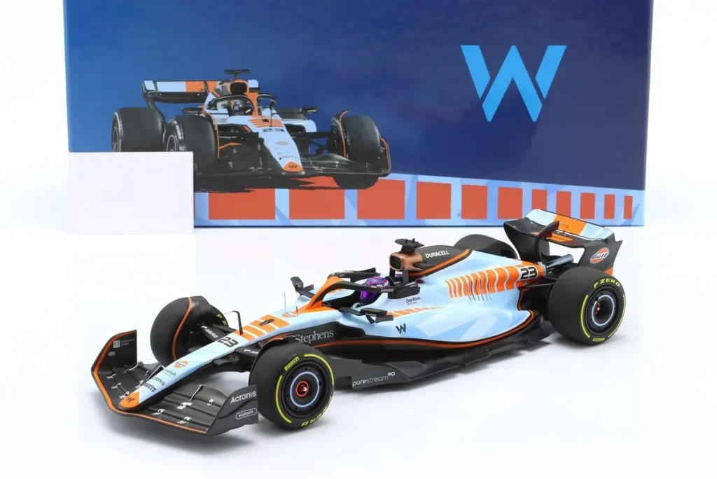 โมเดลรถ 1:18 Williams FW45 / Gulf-Lackierung #23 Alexander Albon อันดับ 11 Singapur GP ฟอร์มูล่าวัน ปี 2023 Minichamps