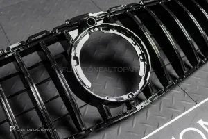 กระจังหน้า W205 C-class Facelift ทรง GT สีดำ-โครเมี่ยม มีกล้อง