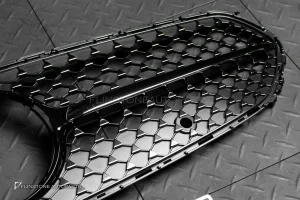 กระจังหน้า W206 C-Class ทรง Diamond สำหรับรถ AV สีดำ-โครเมี่ยม