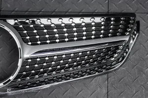 กระจังหน้า W207 E-Class Coupe ทรง Diamond สีเงิน-โครเมี่ยม