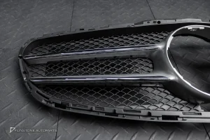 กระจังหน้า W212 E-Class Facelift ทรงเดิมติดรถ