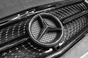 กระจังหน้า W213 E-Class ทรง Diamond ขอบสีโครเมี่ยม มีกล้อง สำหรับรถ Executive