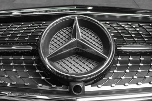 กระจังหน้า W213 E-Class ทรง Diamond ขอบสีโครเมี่ยม มีกล้อง สำหรับรถ Executive
