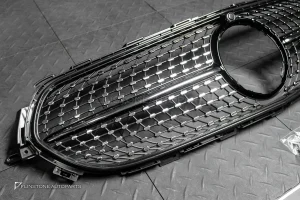 กระจังหน้า W213 E-Class Facelift ทรง Diamond สีเงิน-โครเมี่ยม มีกล้อง สำหรับรถ AV