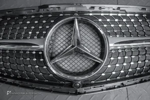 ขาด กระจังหน้า W212 E-Class Facelift ทรง Diamond สีเงิน-โครเมี่ยม