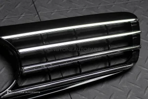 กระจังหน้า W203 C-Class ทรง 4 ก้าน สีดำ-โครเมี่ยม