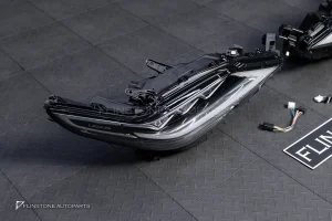 ไฟหน้าเปลี่ยนโฉม Lexus LM300h สำหรับ Toyota Alphard – Veflire