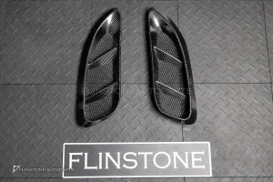 ครอบช่องลม ซุ้มล้อหลัง Carbon Fiber Porsche 718 Cayman ทรง เดิมติดรถ