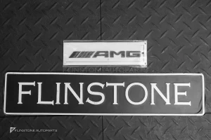 โลโก้ AMG สีดำเงา