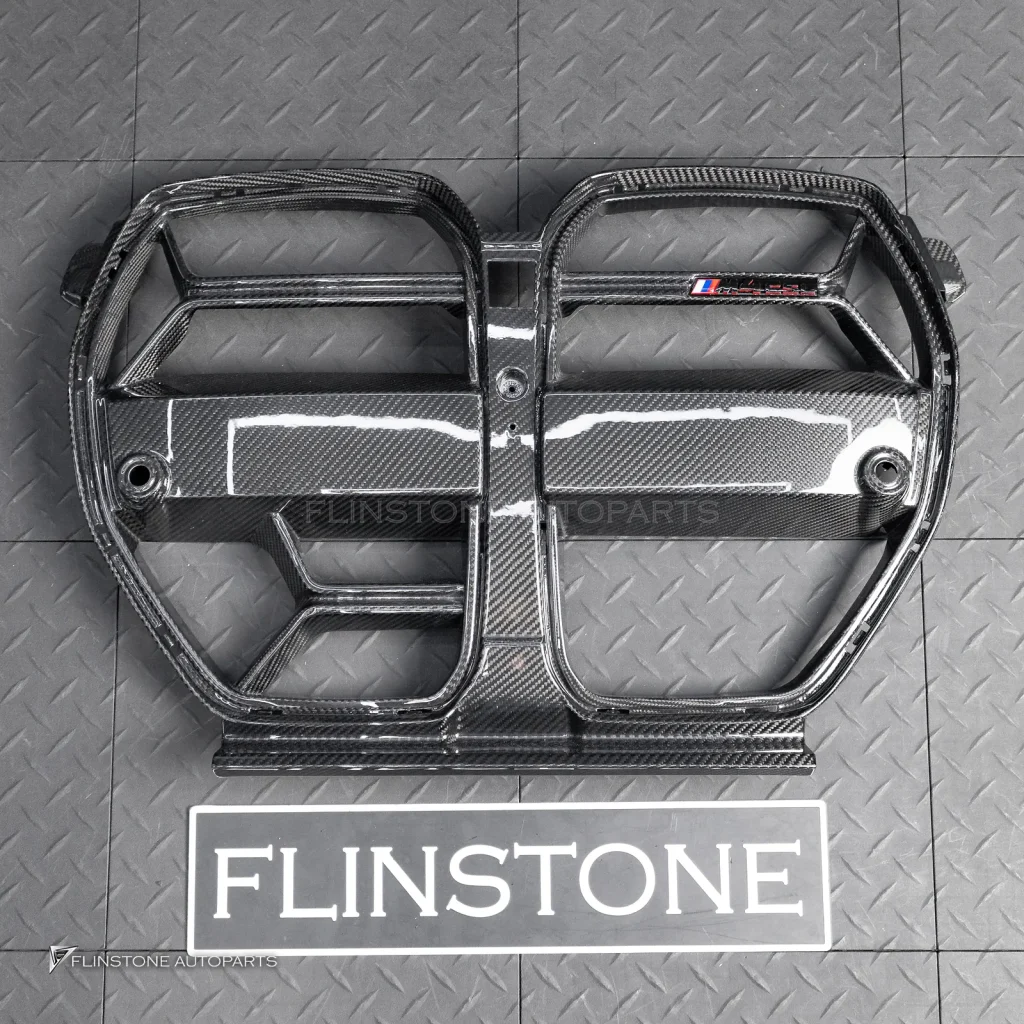กระจังหน้า Dry Carbon USUS Autoclave สำหรับ BMW M4 G82 ทรง M4 CSL