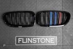 กระจังหน้า BMW F10 Series 5 เส้นคู่ ดำเงา มีแถบ 3 สี
