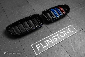 กระจังหน้า BMW F10 Series 5 เส้นคู่ ดำเงา มีแถบ 3 สี