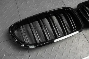 กระจังหน้า BMW F10 Series 5 เส้นคู่ ดำเงา มีแถบ 3 สี