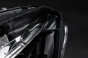ไฟหน้าไฟซ้าย W207 Pre Facelift เป็น W207 Facelift