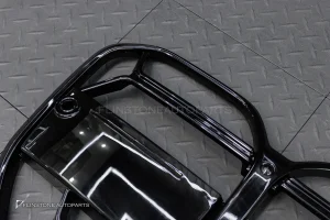 กระจังหน้า สำหรับ BMW G22 Series 4 ทรง CSL สีดำเงา