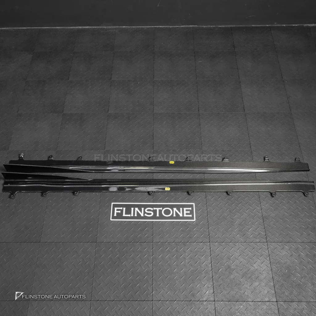 สเกิร์ตข้าง Carbon fiber สำหรับ BMW G42 Series 2 ทรง Future design