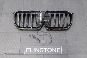 กระจังหน้า LED สำหรับ BMW X1 U11 เส้นเดี่ยว สีดำเงา