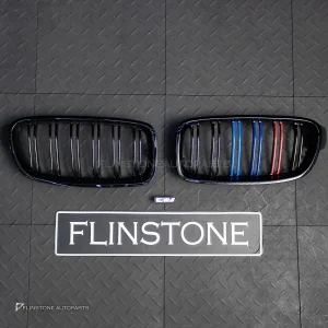 กระจังหน้า BMW F30 เส้นคู่ พร้อมแถบ 3 สี สีดำเงา