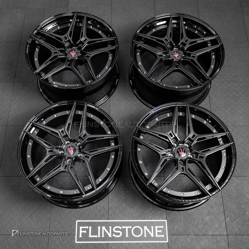 ล้อ Custom Forged แบบ 2 ชิ้น สำหรับ Maserati Levante หมุดเงิน ก้านดำด้าน ขอบดำเงา ขอบ 21 5114.3