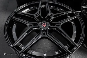 ล้อ Custom Forged แบบ 2 ชิ้น สำหรับ Maserati Levante หมุดเงิน ก้านดำด้าน ขอบดำเงา ขอบ 21 5114.3