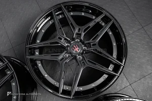 ล้อ Custom Forged แบบ 2 ชิ้น สำหรับ Maserati Levante หมุดเงิน ก้านดำด้าน ขอบดำเงา ขอบ 21 5114.3