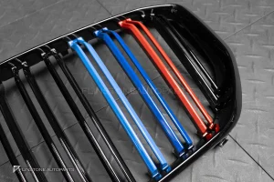 กระจังหน้า BMW G05 X5 เส้นคู่ สีดำเงา พร้อมแถบสามสี