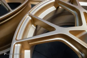 ล้อ Custom Forged Center Lock สำหรับ 718 Cayman สีทองด้าน พร้อมชุดถอด ขอบ20 5-130