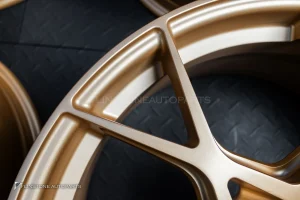 ล้อ Custom Forged Center Lock สำหรับ 718 Cayman สีทองด้าน พร้อมชุดถอด ขอบ20 5-130