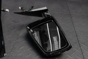 กระจกมองข้าง Mercedes Benz พร้อมฐาน + ไฟเลี้ยว สำหรับ W221 S Class สีดำเงา