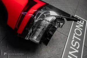 R ไฟท้าย Lexus LM300H ทรงเดิมติดรถ ข้างขวา