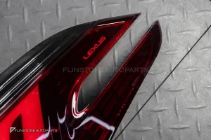 R ไฟท้าย Lexus LM300H ทรงเดิมติดรถ ข้างขวา