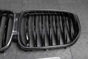 กระจังหน้า ขอบ Carbon fiber BMW X5 G05 เส้นเดี่ยว สีดำเงา