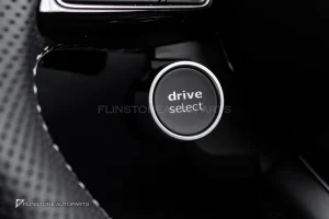 พวงมาลัย สำหรับ Audi A4 หนังดำ ด้ายขาว