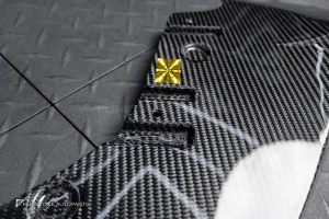 R อะไหล่ ลิ้นหน้า Carbon fiber ฝั่งขวา สำหรับ BMW G42 Series 2 ทรง Future design