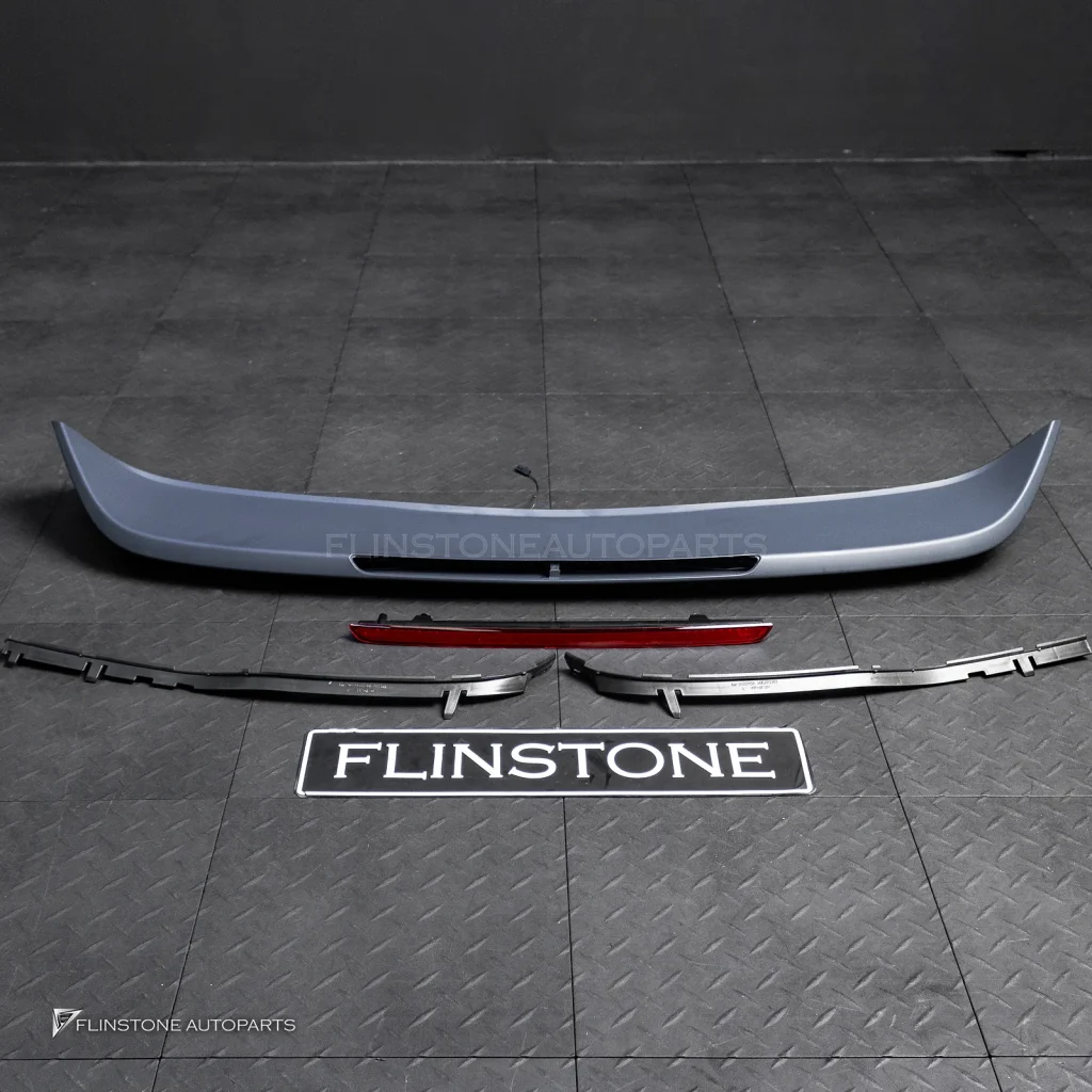 สปอยเลอร์หลังคา พร้อม ไฟLED สำหรับ PORSCHE CAYENNE 958.2 ทรงเดิมติดรถ