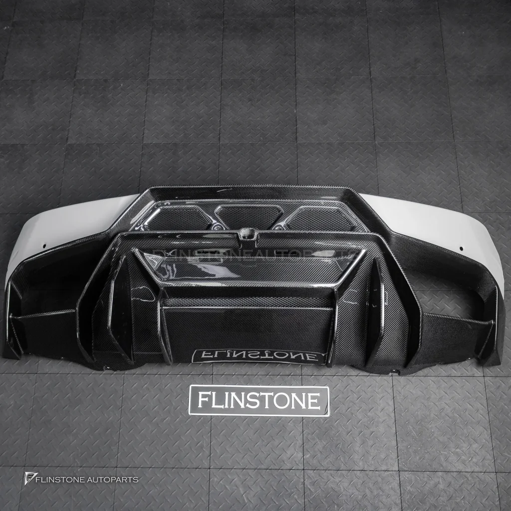 กันชนท้าย Carbon fiber LAMBORGHINI HURACAN LP610-4 ทรง Vorsteiner
