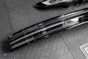 ไฟท้าย LED แบบยาว สำหรับ Porsche Cayenne E3 แท้
