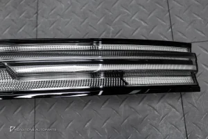 ไฟท้าย LED แบบยาว สำหรับ Porsche Cayenne E3 แท้