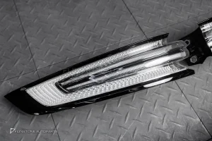 ไฟท้าย LED แบบยาว สำหรับ Porsche Cayenne E3 แท้