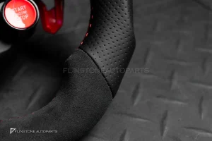 พวงมาลัยพร้อม Airbag สำหรับ Audi Q8 หนังดำ ด้ายแดง