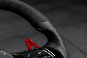 พวงมาลัยพร้อม Airbag สำหรับ Audi Q8 หนังดำ ด้ายแดง